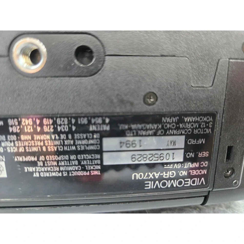 JVC Videomovie GR-AX70U Compact VHS Camcorder 12x Zoom 1994 Ambico Bag Japan